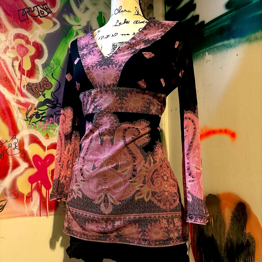Vintage Pink and black patterned paisley print longsleeve size S/M